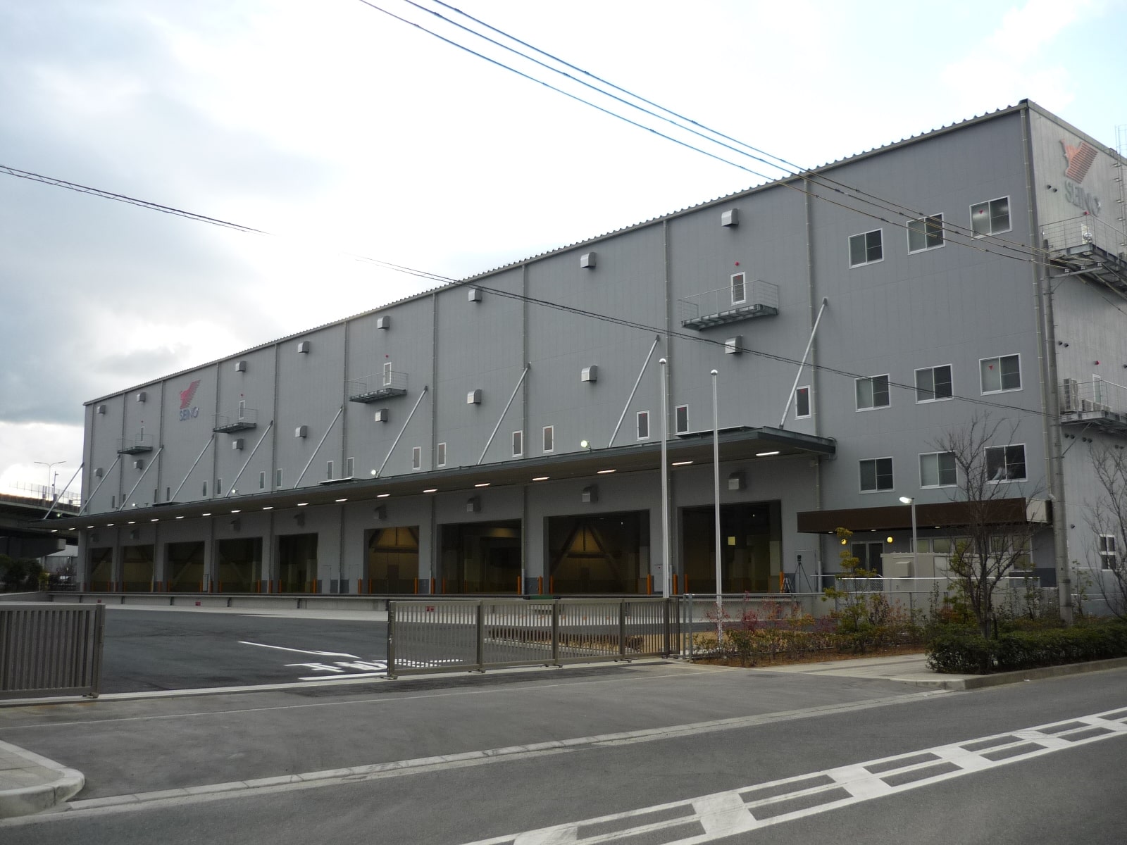 泉南市運輸倉庫様（電気、消防、空調工事）　全景